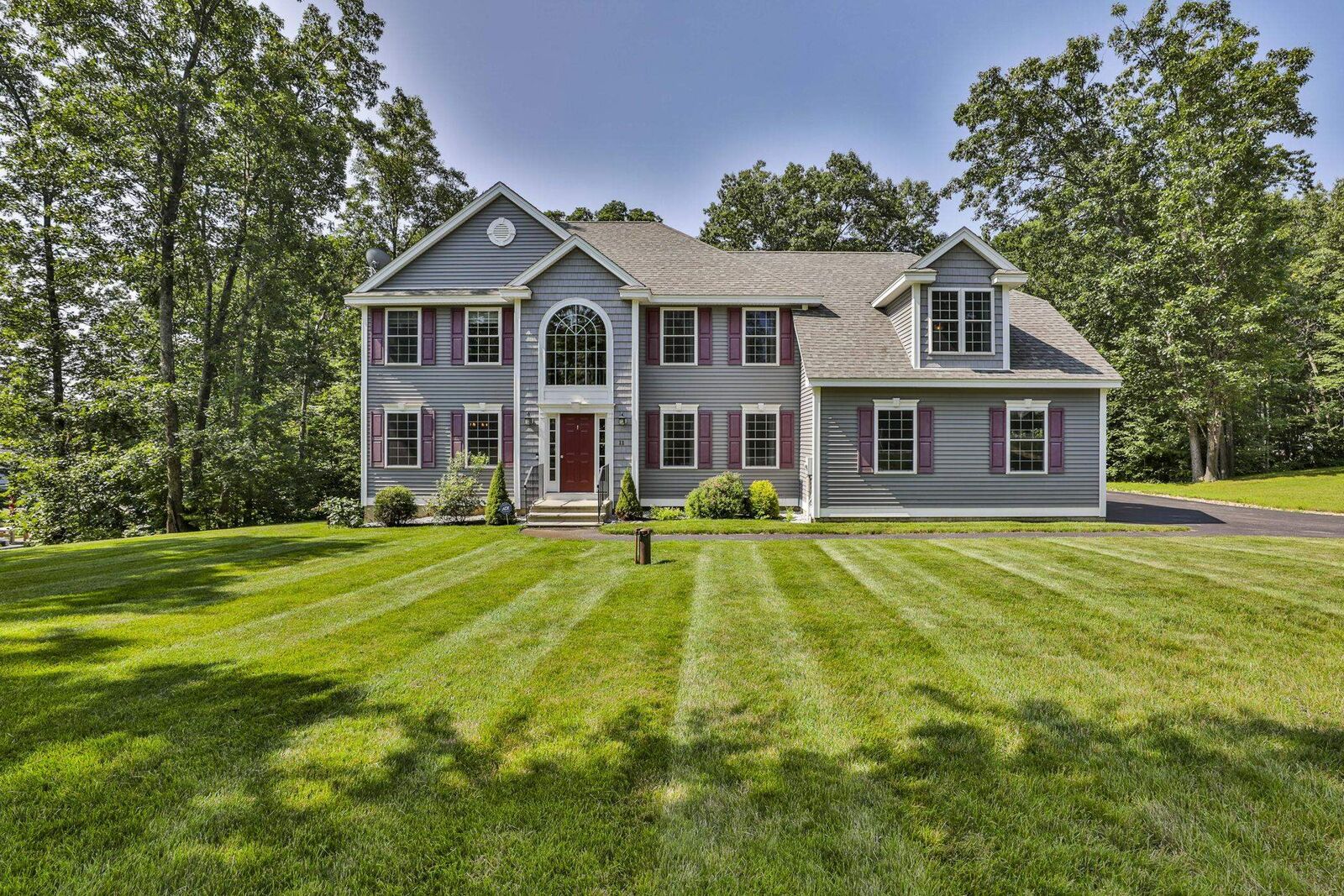 Property Photo:  11 Saddle Hill Drive  NH 03032 