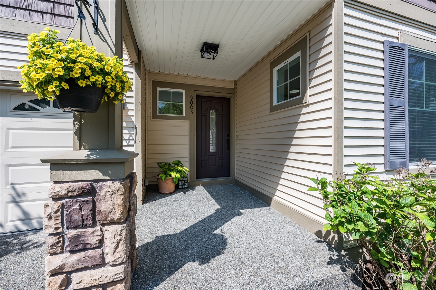 Property Photo: 9003 Venn Avenue SE WA 98065