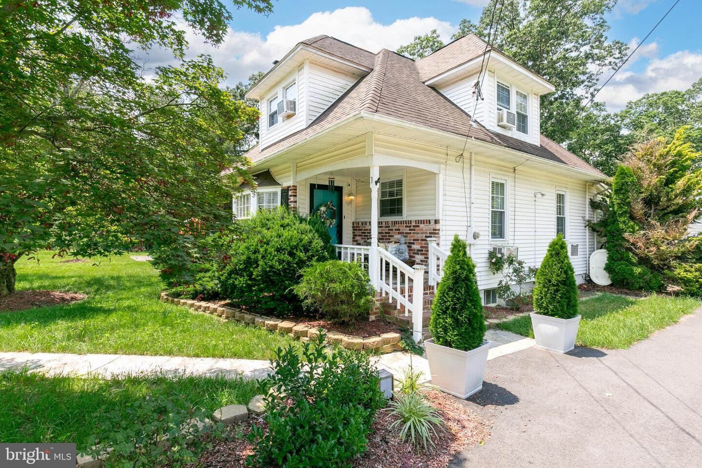 Property Photo:  702 Kayser Avenue  NJ 08021