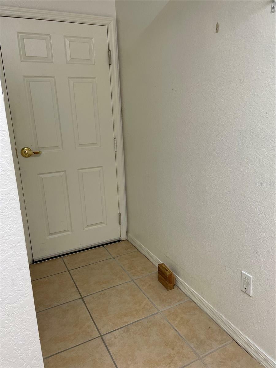 Property Photo:  3000 Ibis Way 102  FL 34292 