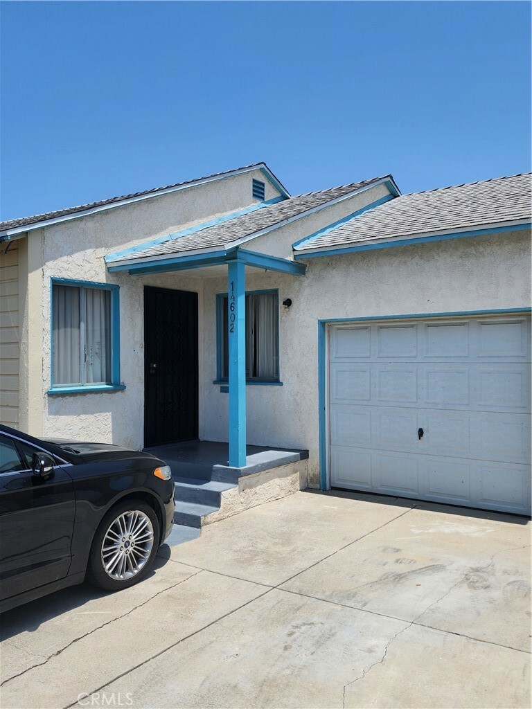 Property Photo:  14602 S Cahita Avenue  CA 90220 