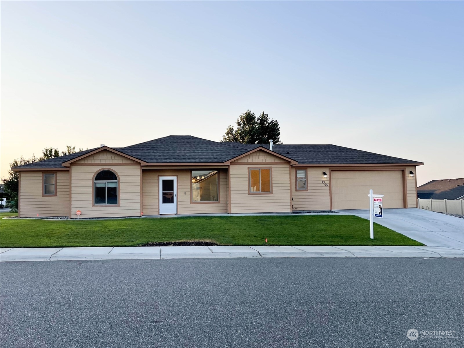 3305 Canterbury Lane  Pasco WA 99301 photo