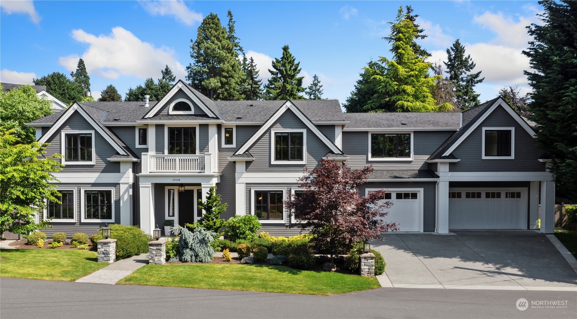 Property Photo: 1008 88th Avenue NE WA 98004