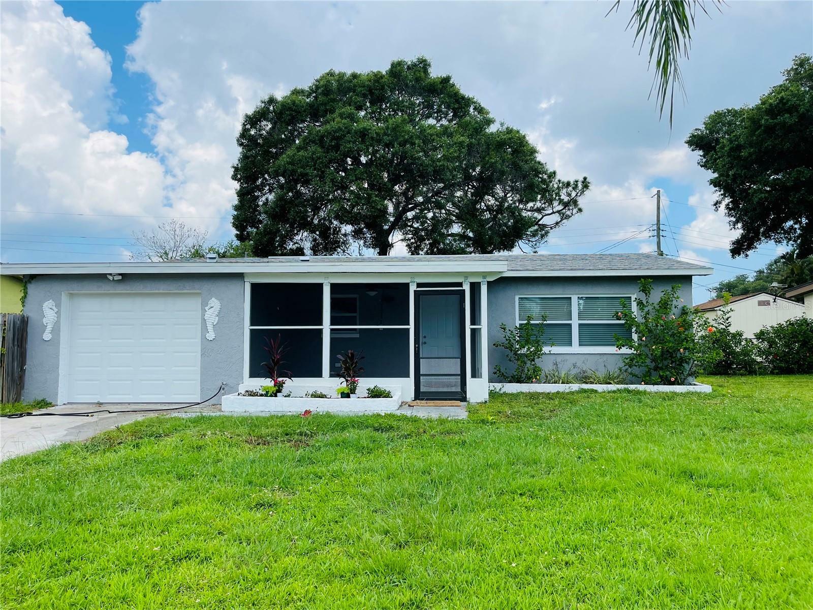 Property Photo: 9586 49th Way N FL 33782