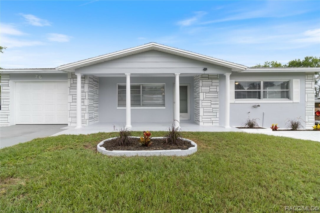 Property Photo:  76 S Harrison Street  FL 34465 