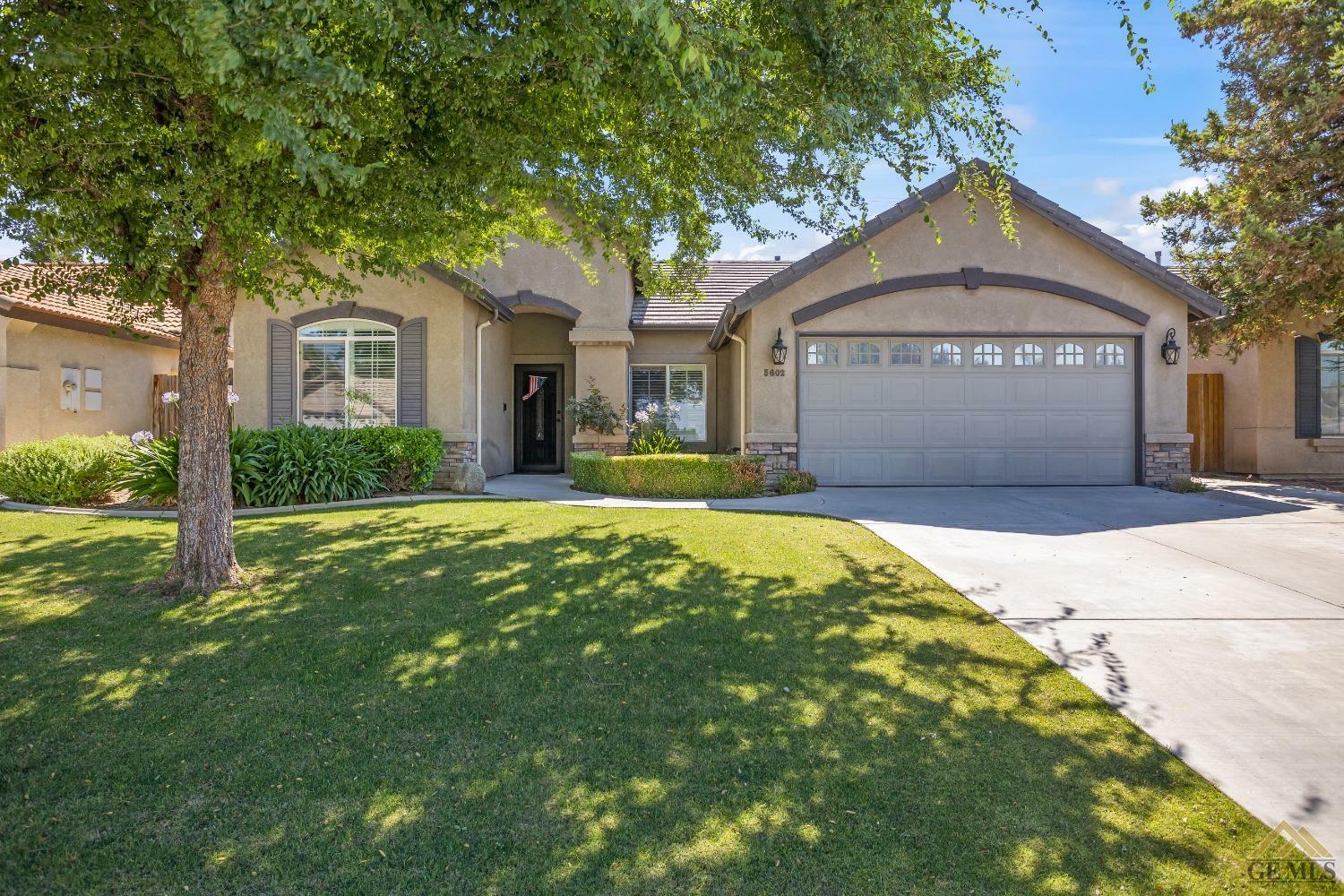 Property Photo:  5602 Windward Bay Court  CA 93312 