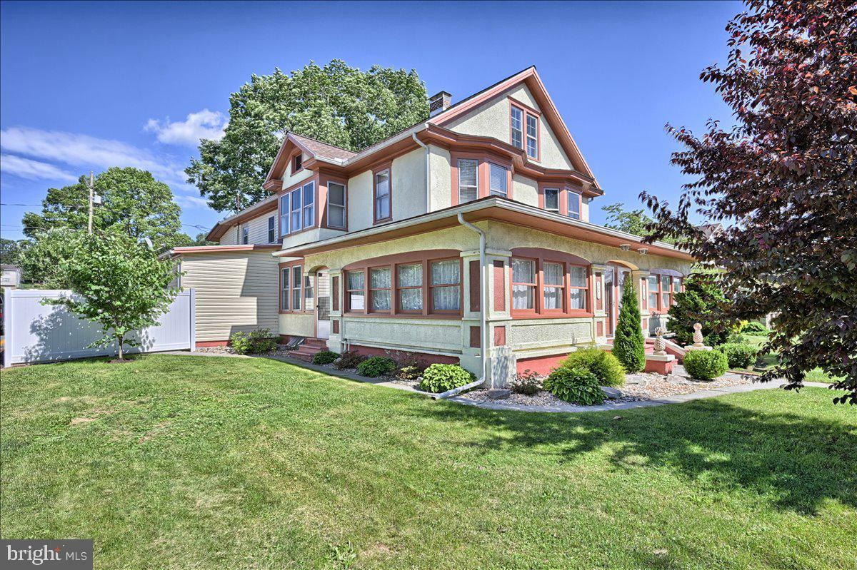 Property Photo: 321 N 2nd Street PA 17032