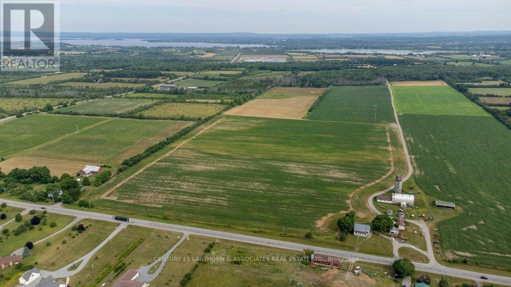 Photo de la propriété:  19244 Loyalist Parkway  ON K0K 1T0 