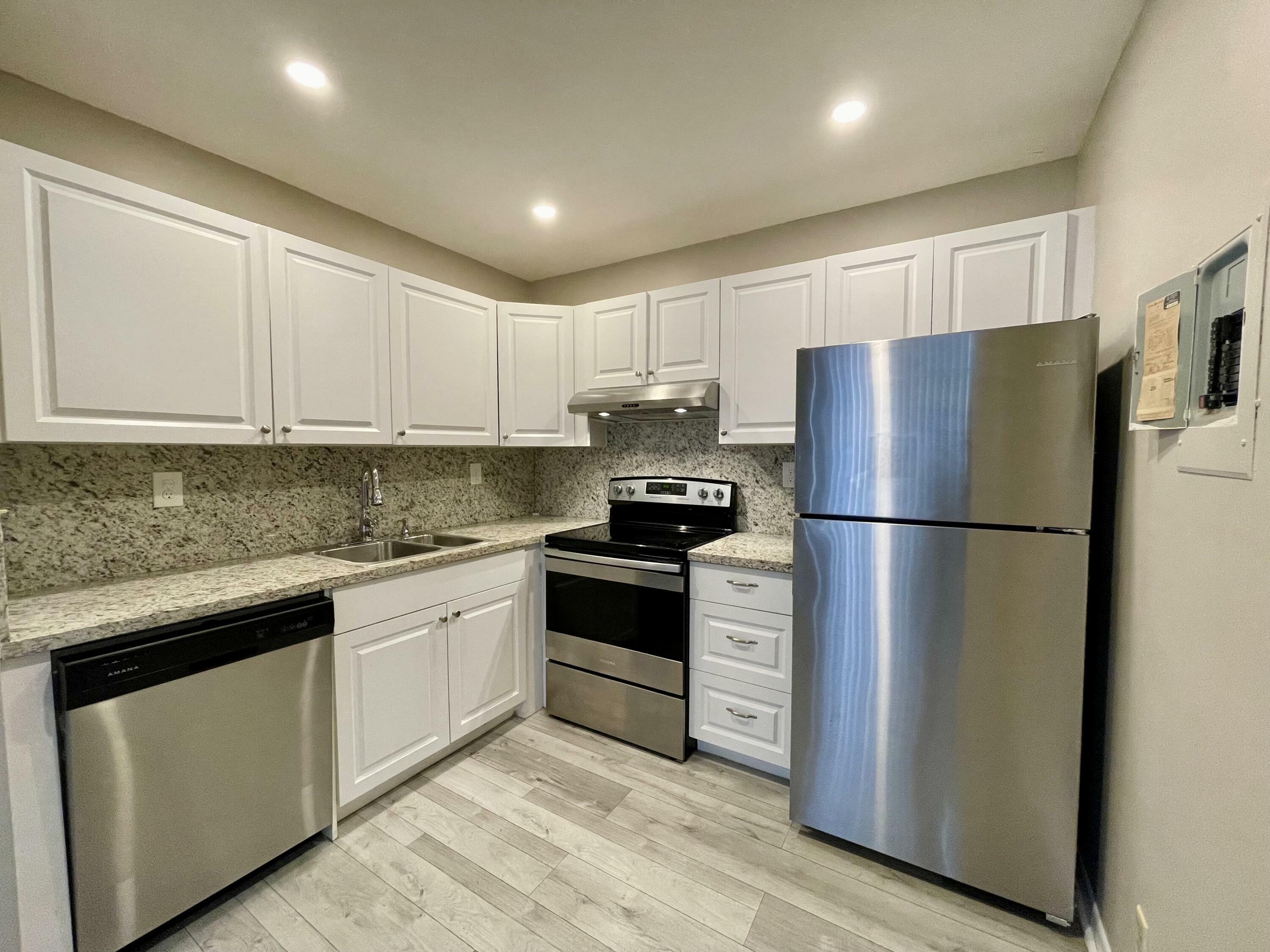 Property Photo: 864 Flanders R 864 FL 33484