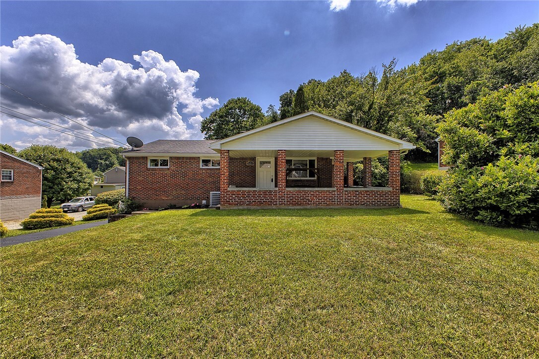 Property Photo: 526 Newport Drive PA 15601