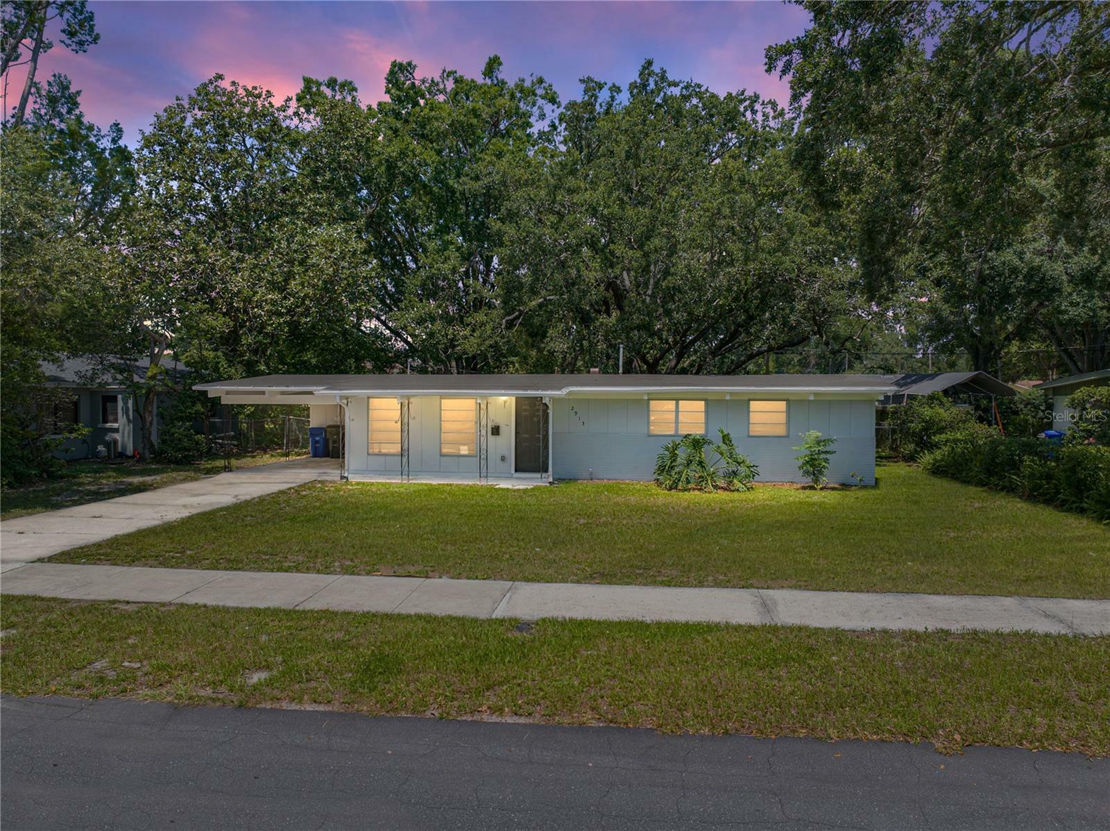 Property Photo:  2913 Maplewood Avenue  FL 33803 