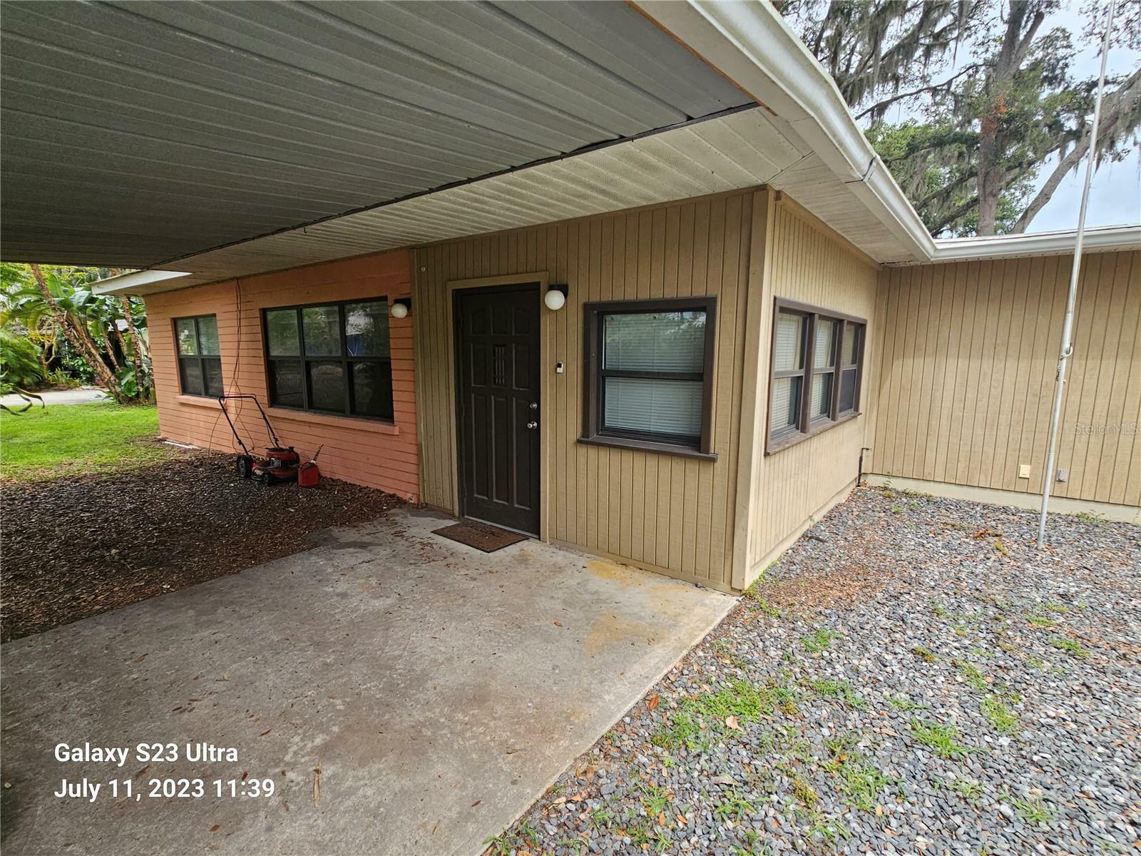 Property Photo:  1140 Roberts Street  FL 32174 