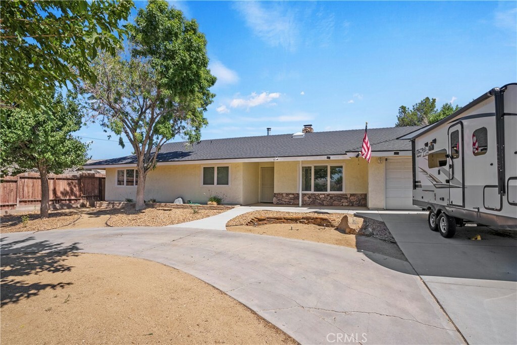 Property Photo:  4521 Quartz Hill Road  CA 93536 