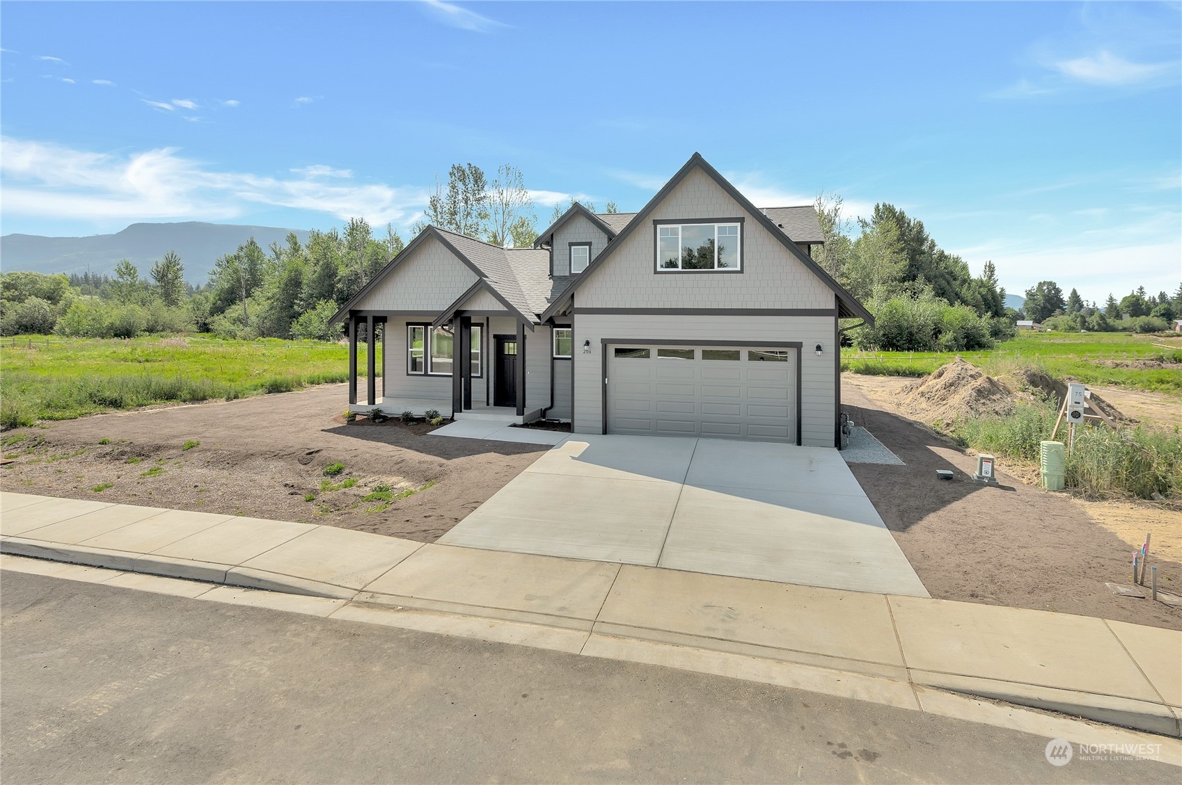 Property Photo: 206 Daybreak Lane WA 98276