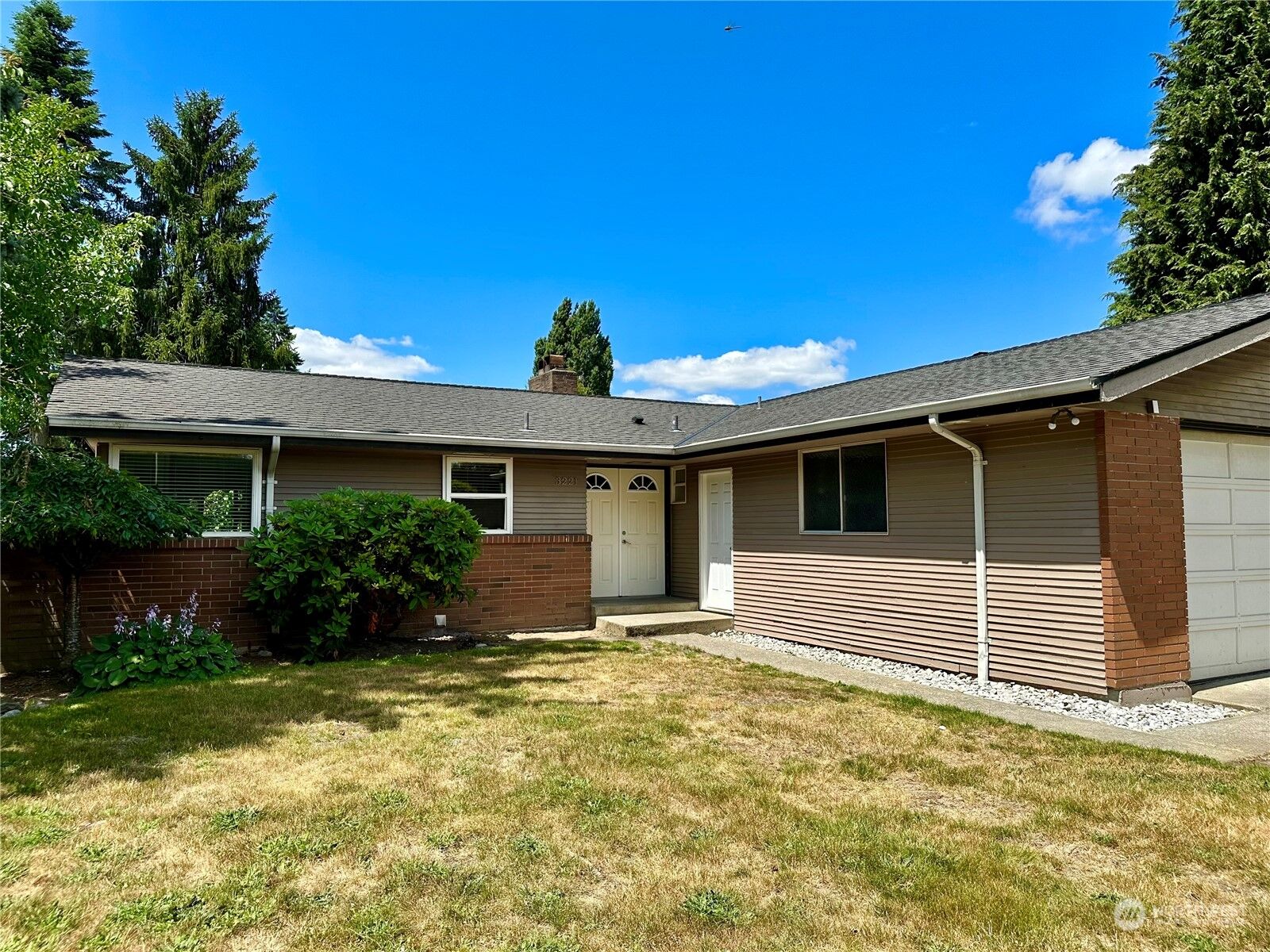 Property Photo:  3221 Meadow Avenue N  WA 98056 
