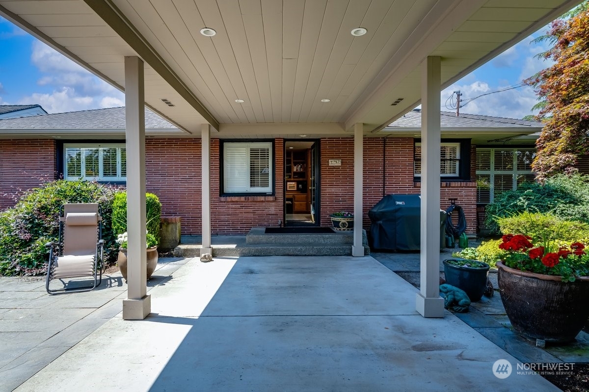 Property Photo:  801 Colby Avenue  WA 98201 