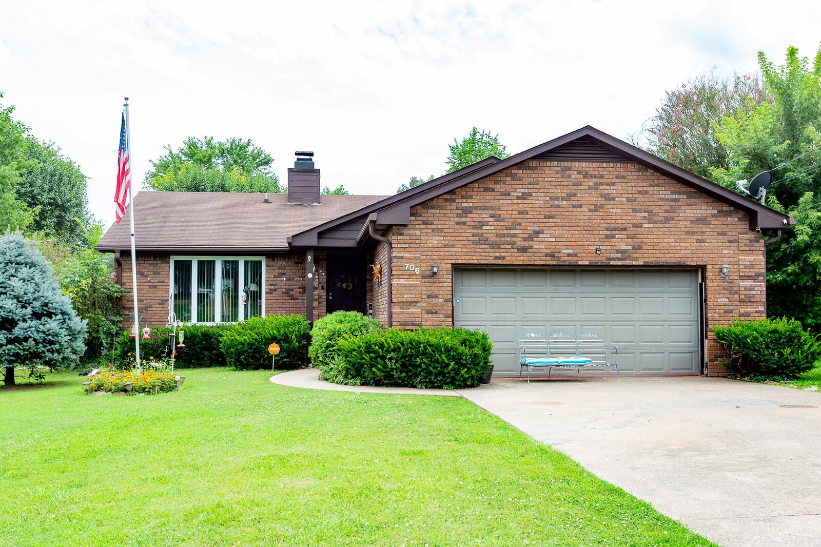 Property Photo:  706 Cayce Drive  TN 37042 