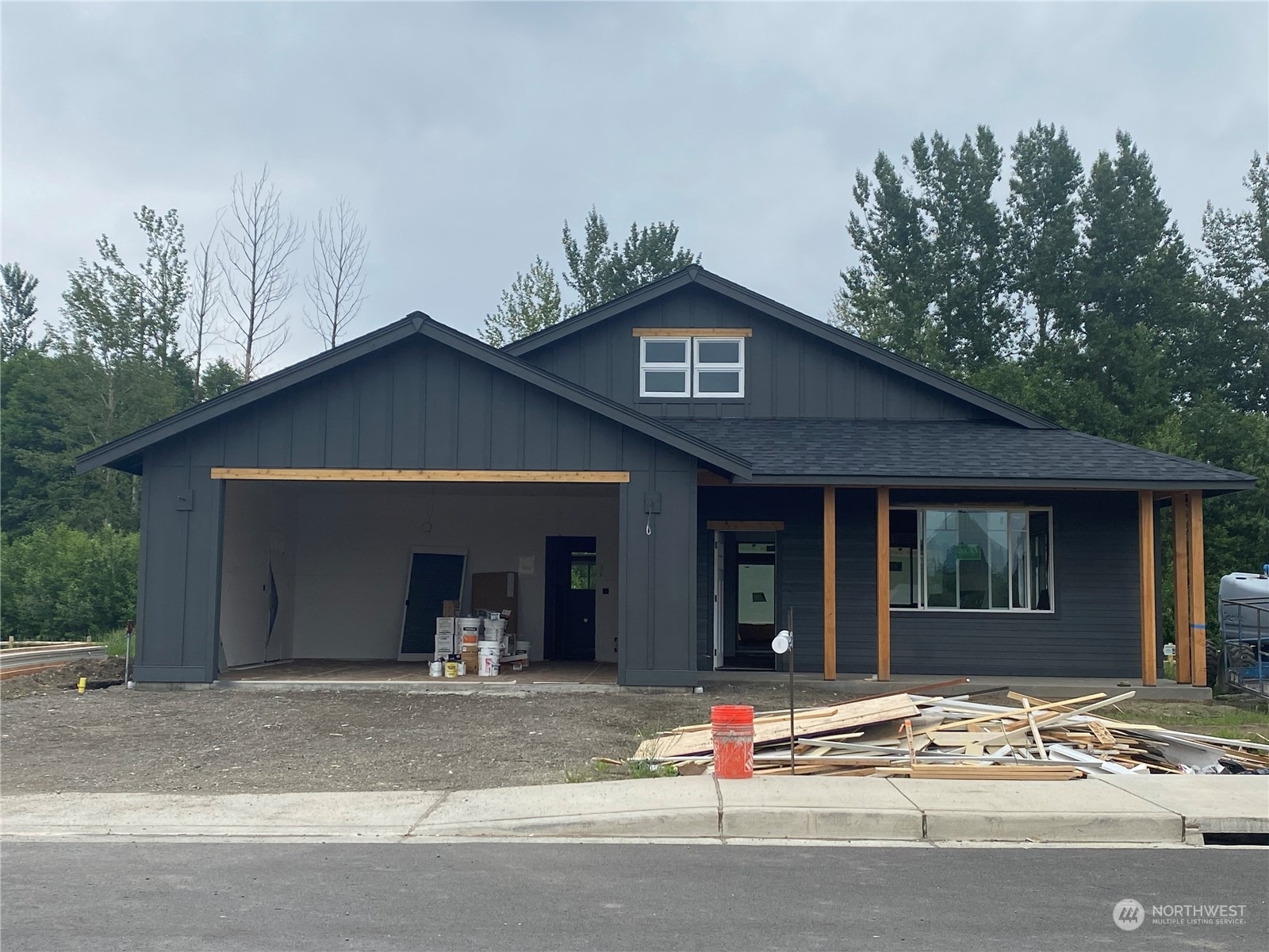 Property Photo: 918 Crimson Court WA 98276