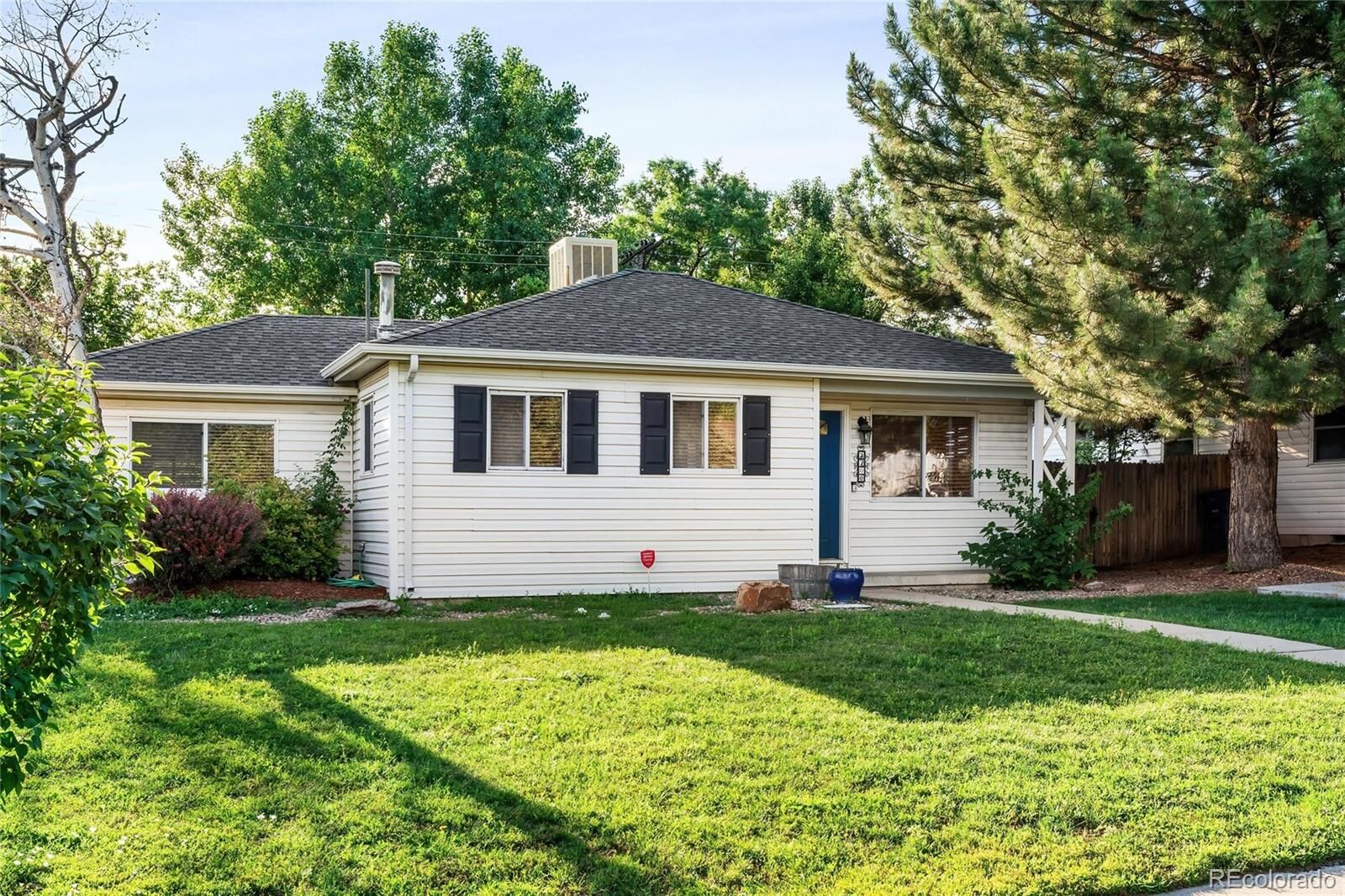 Property Photo: 2700 S Harrison Street CO 80210