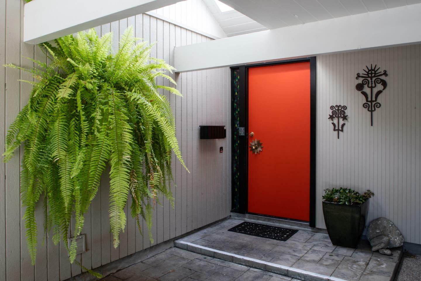 Property Photo: 3980 Bibbits Drive CA 94303