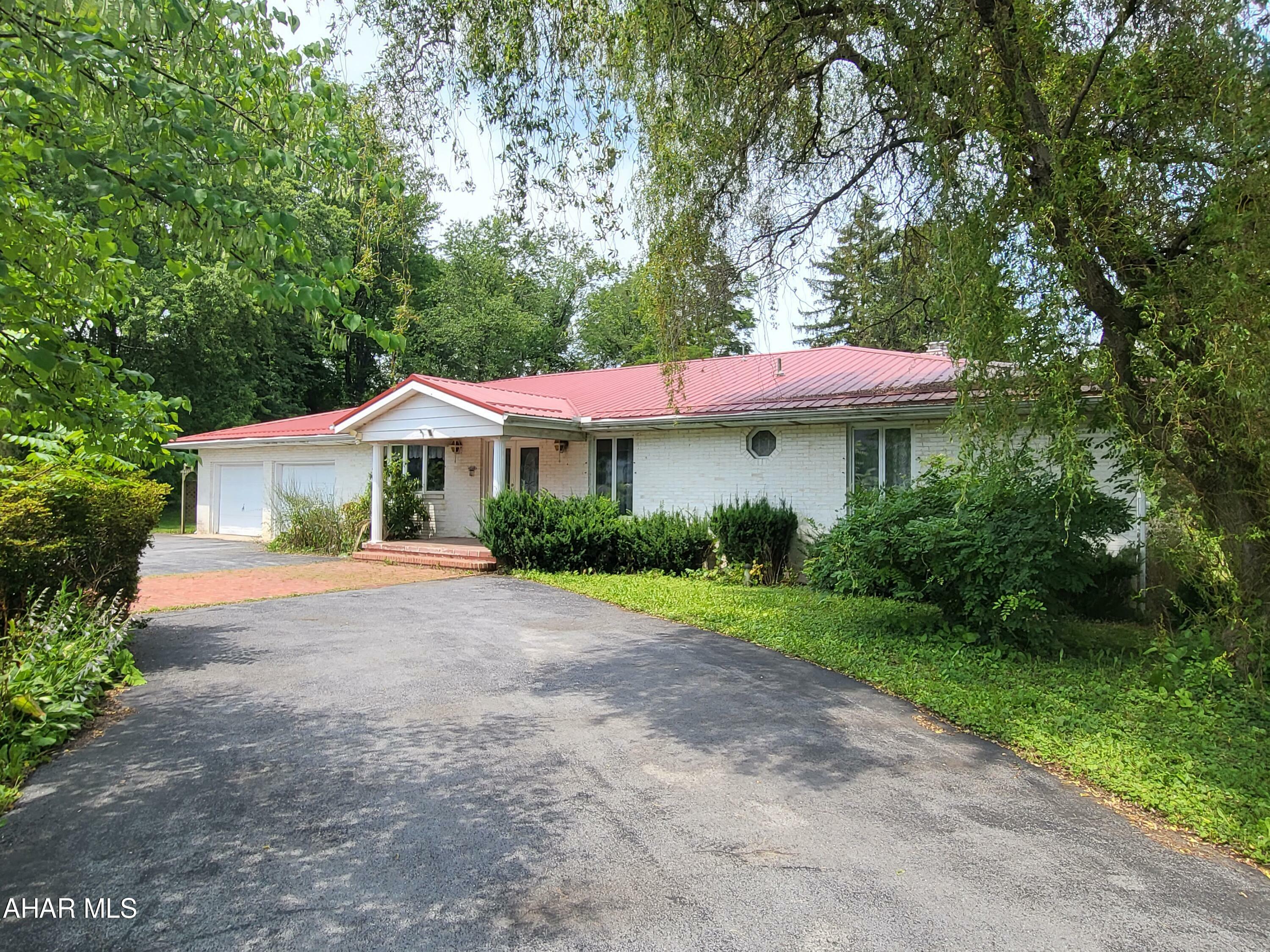 Property Photo: 700 E 8th Street PA 16617