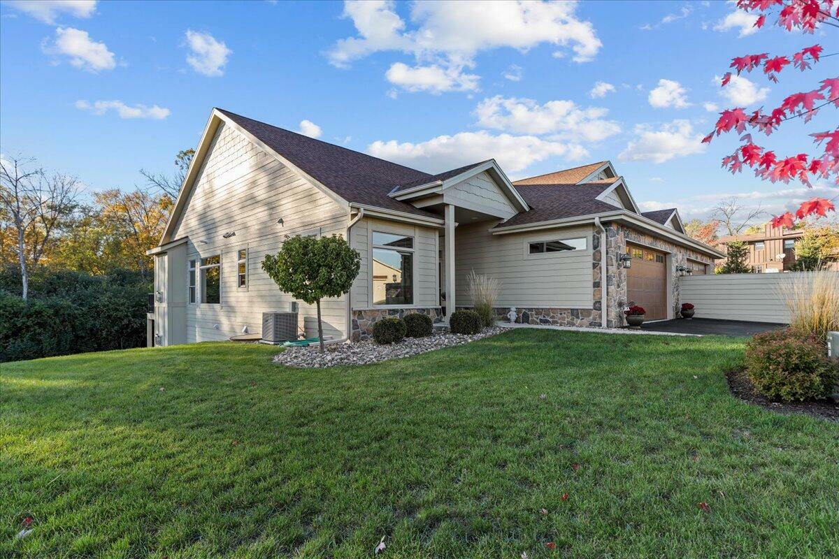 Property Photo: W127n7845 Riverview Ln Bldg 1, Unit 11 WI 53051