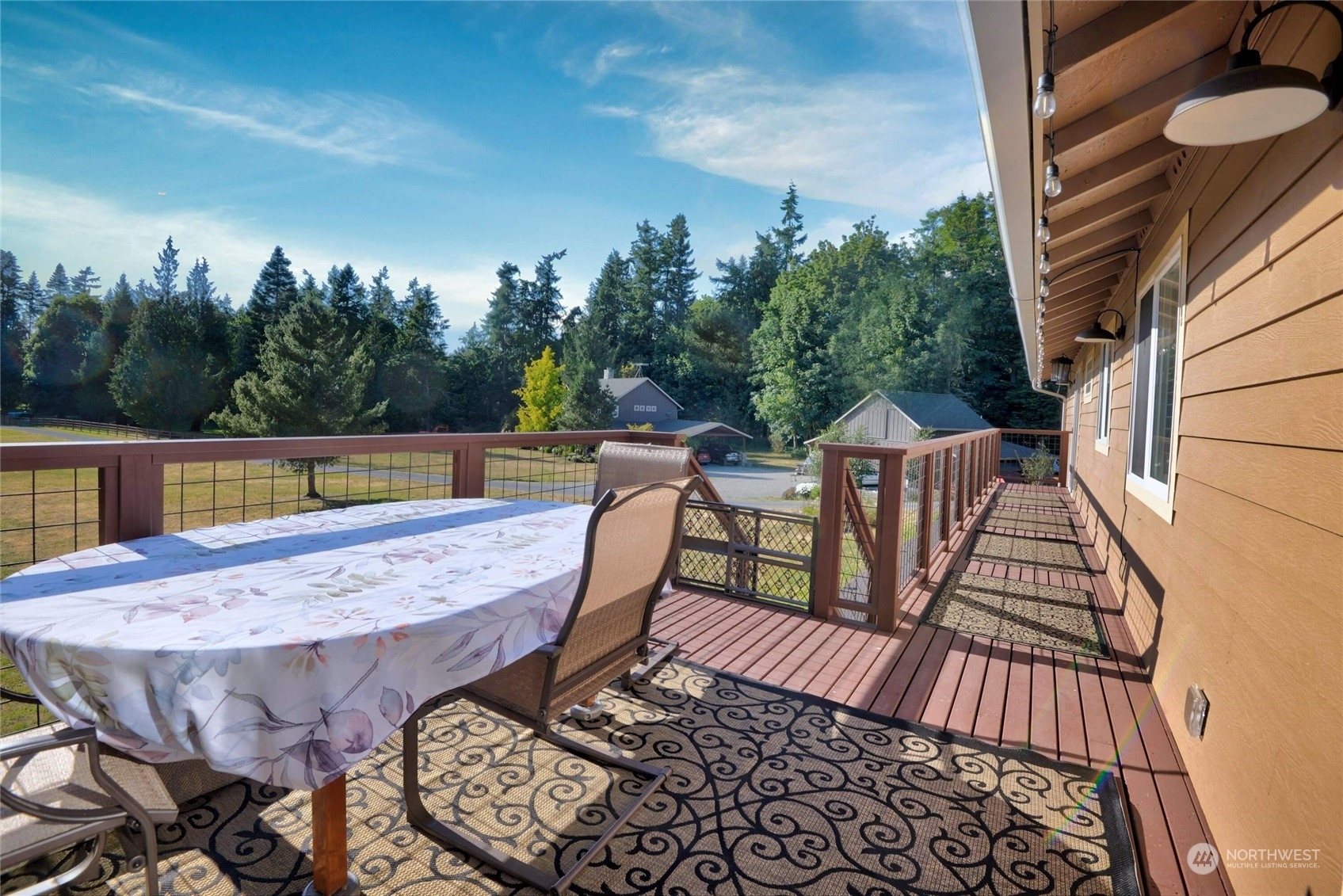 Property Photo:  575 Chestnut Lane  WA 98282 