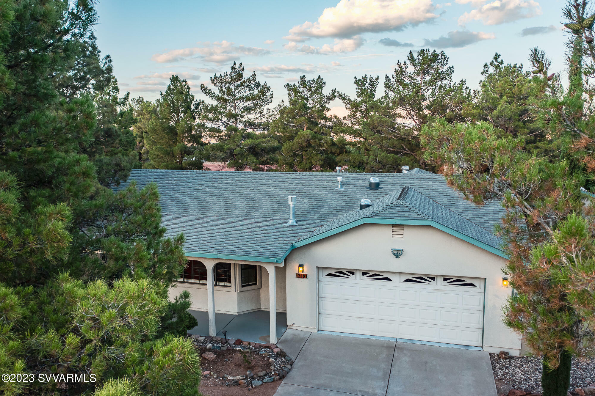 Property Photo: 2161 Canyon Drive AZ 86324