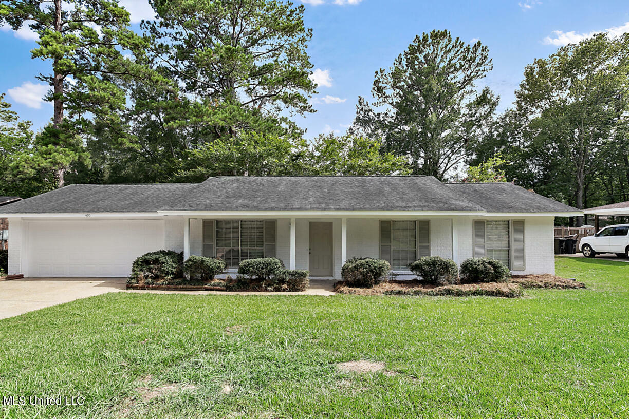 Property Photo:  403 Brenmar Street  MS 39042 