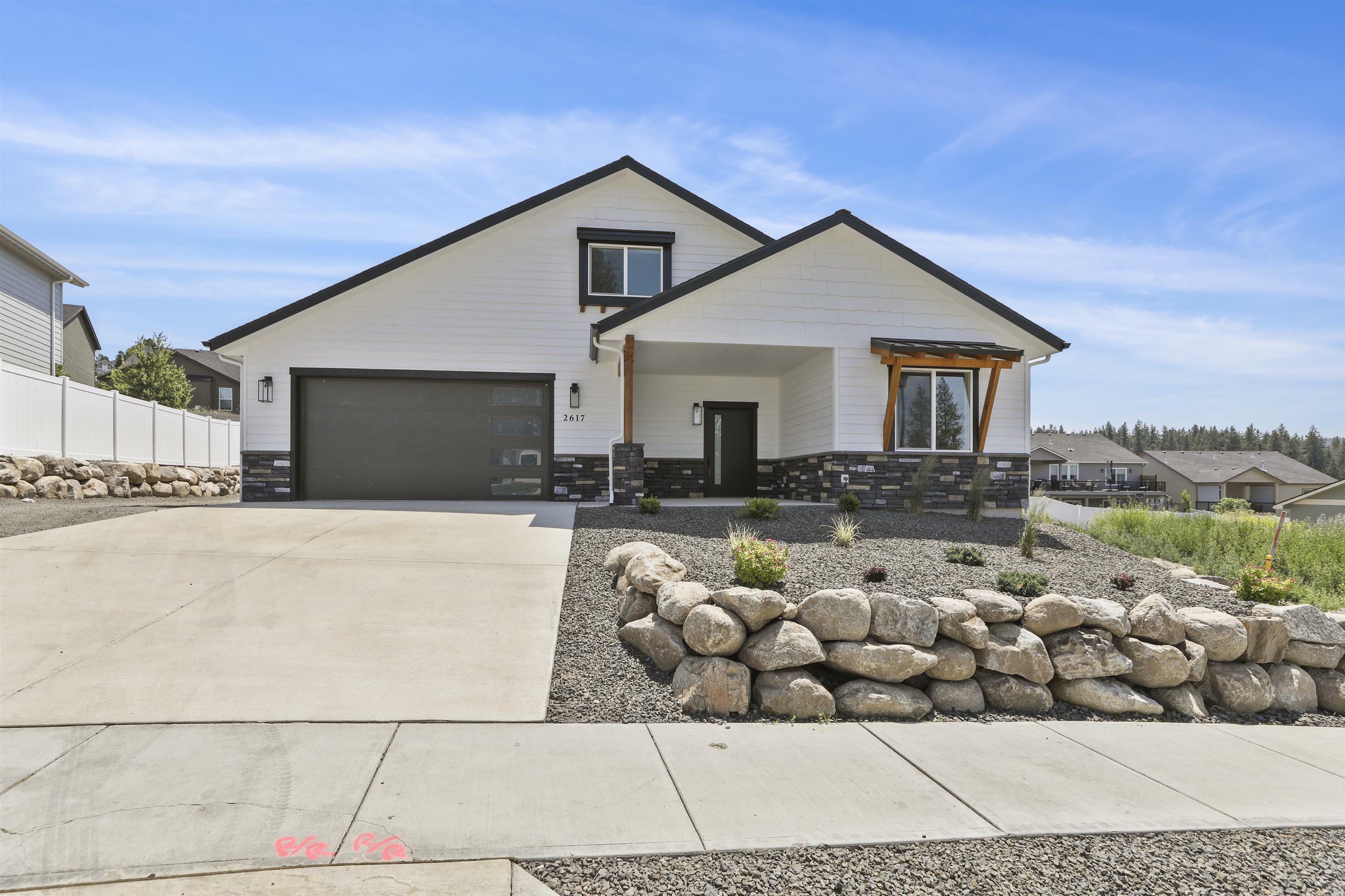 Property Photo: 2617 S Vera Crest Dr WA 99037