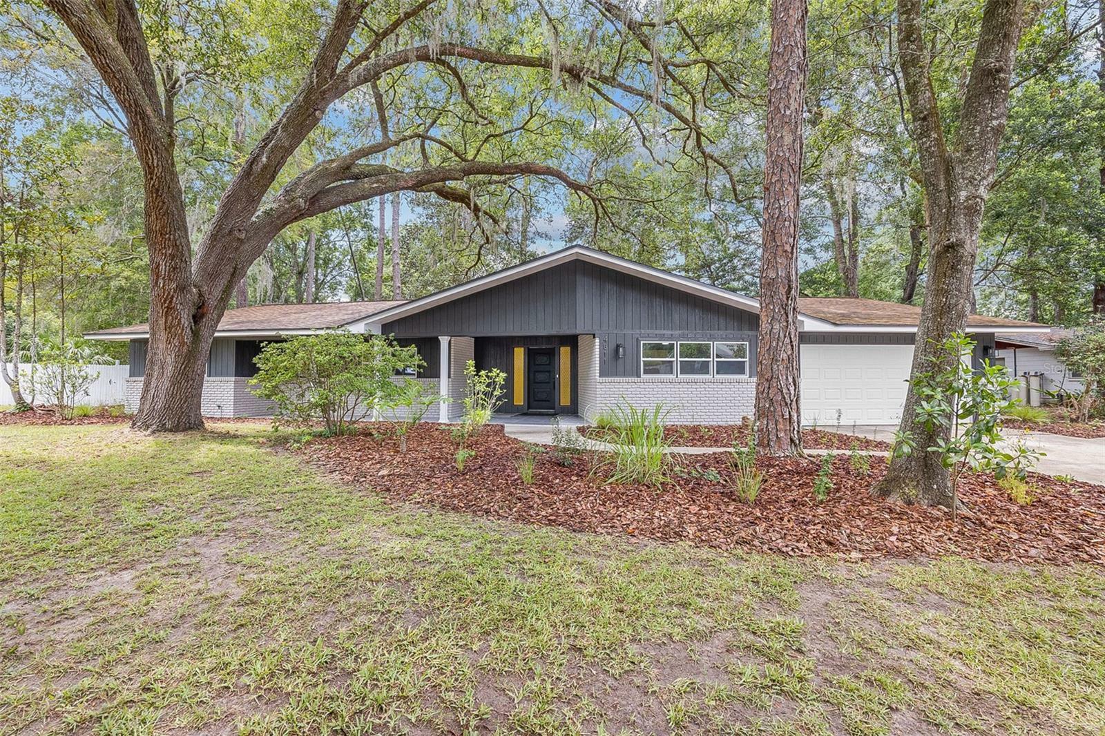 Property Photo:  4811 NW 16th Place  FL 32605 