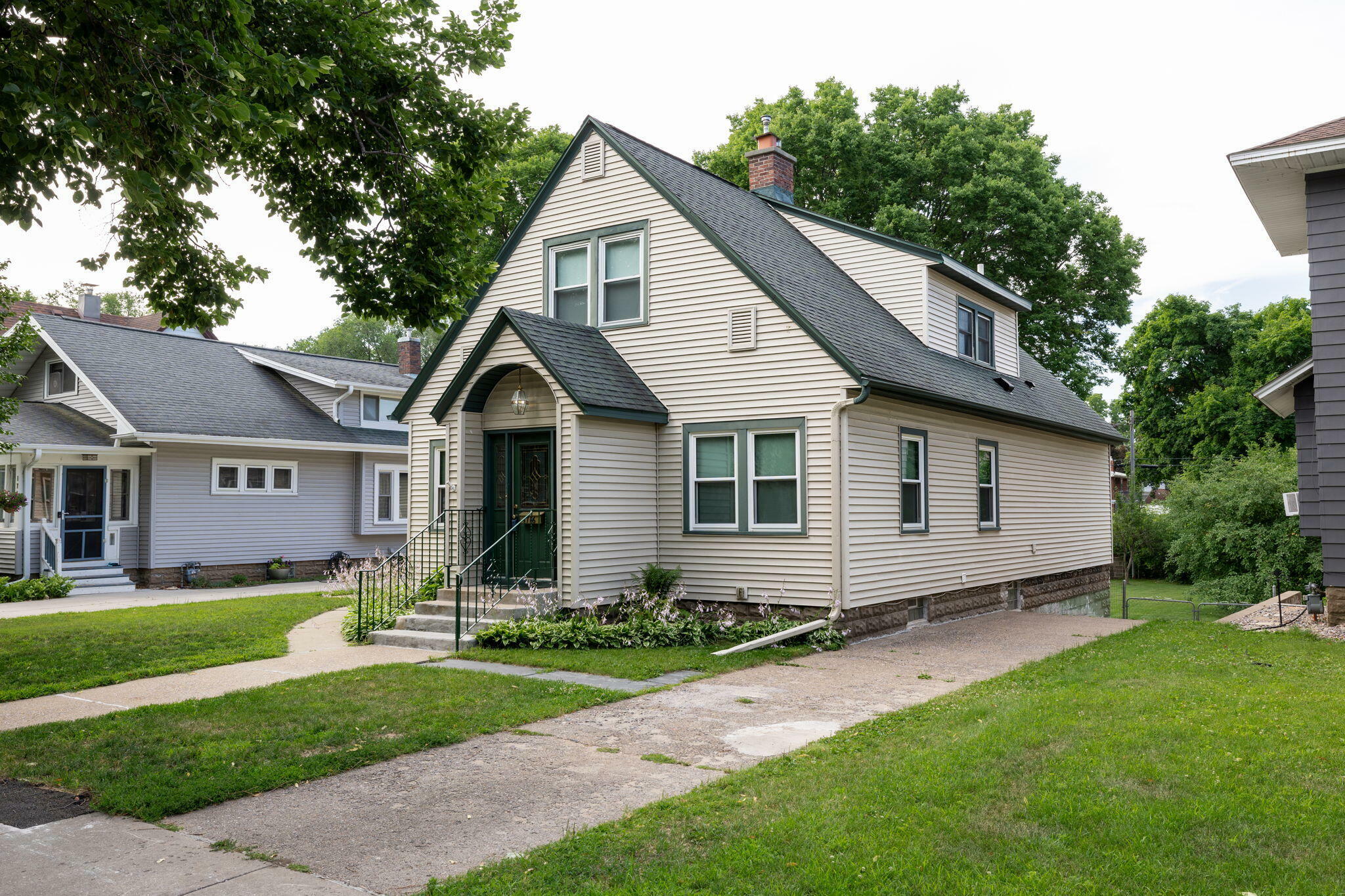 1716 Madison St  La Crosse WI 54601 photo