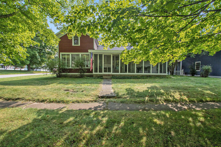 3 bed Pentwater home for sale 86 N Rutledge Street, Pentwater, MI 49449