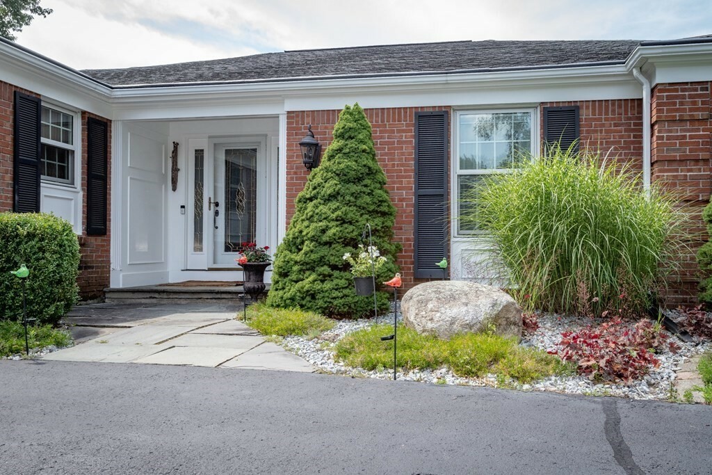 Property Photo: 41 Heritage Ln MA 01085