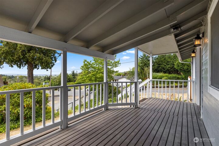 Property Photo: 3590 Connelly Avenue WA 98229