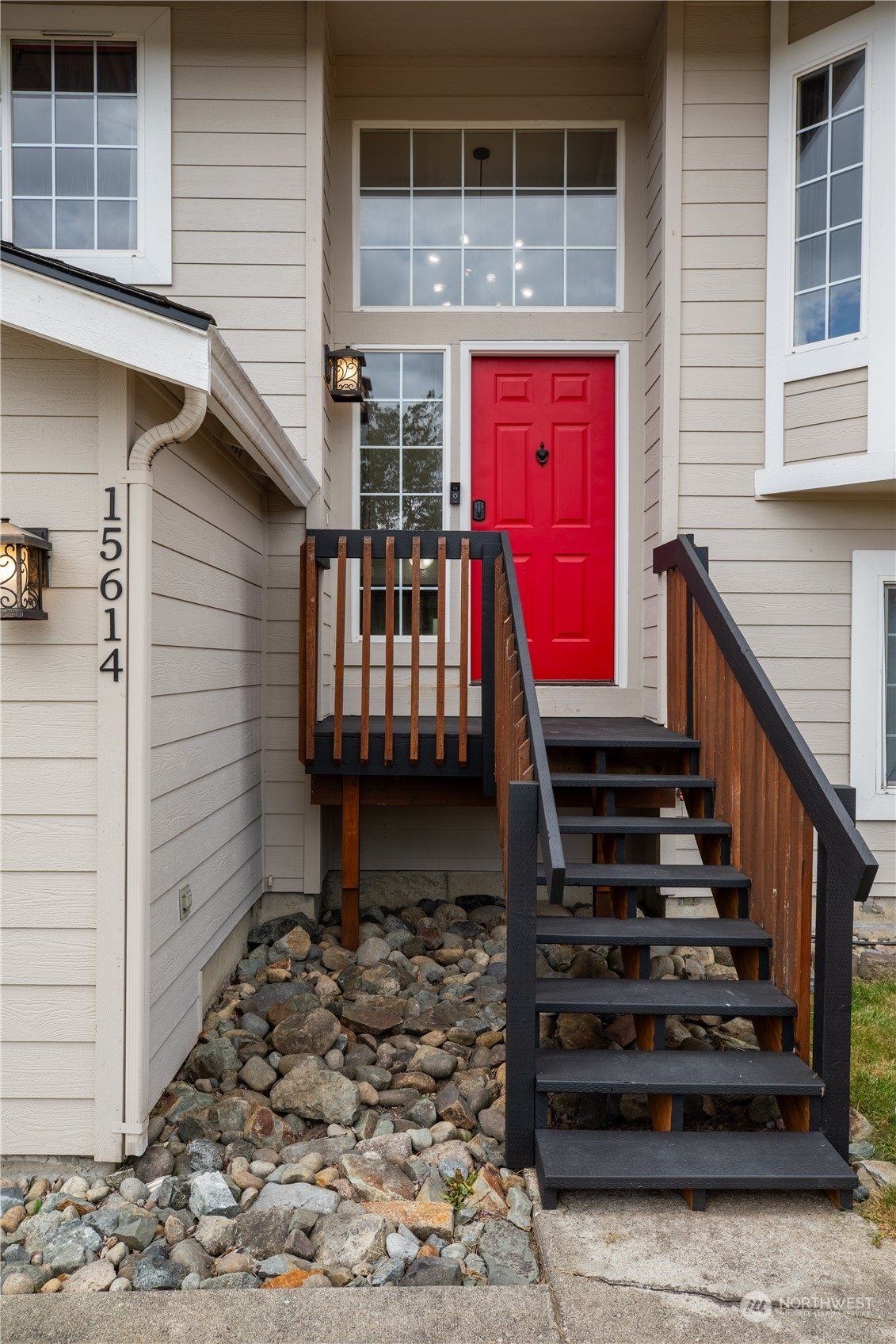 Property Photo: 15614 252nd Avenue E WA 98321