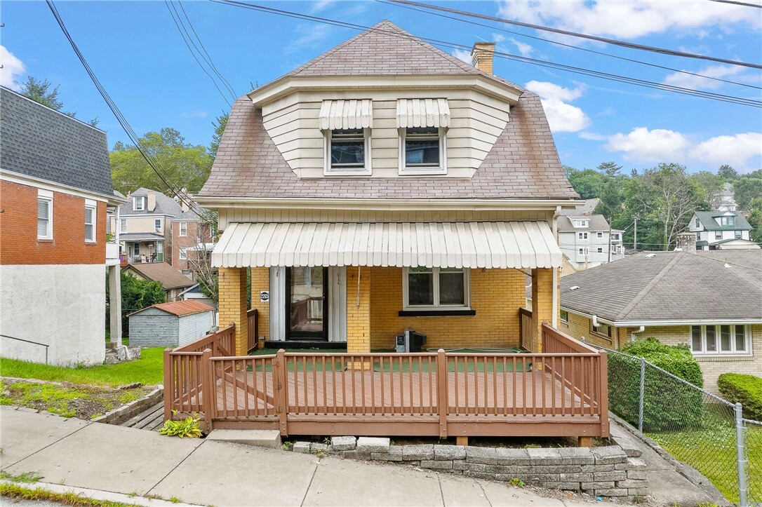 Property Photo:  2265 Almont St  PA 15210 