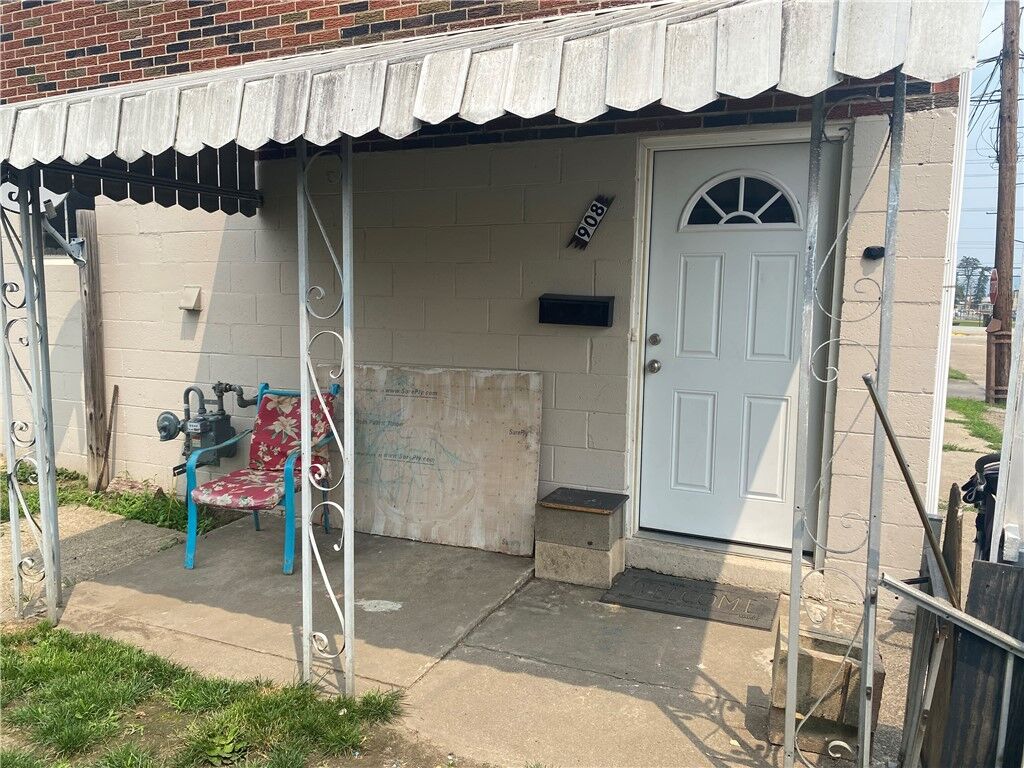 Property Photo:  908 Lincoln Ave  PA 15024 