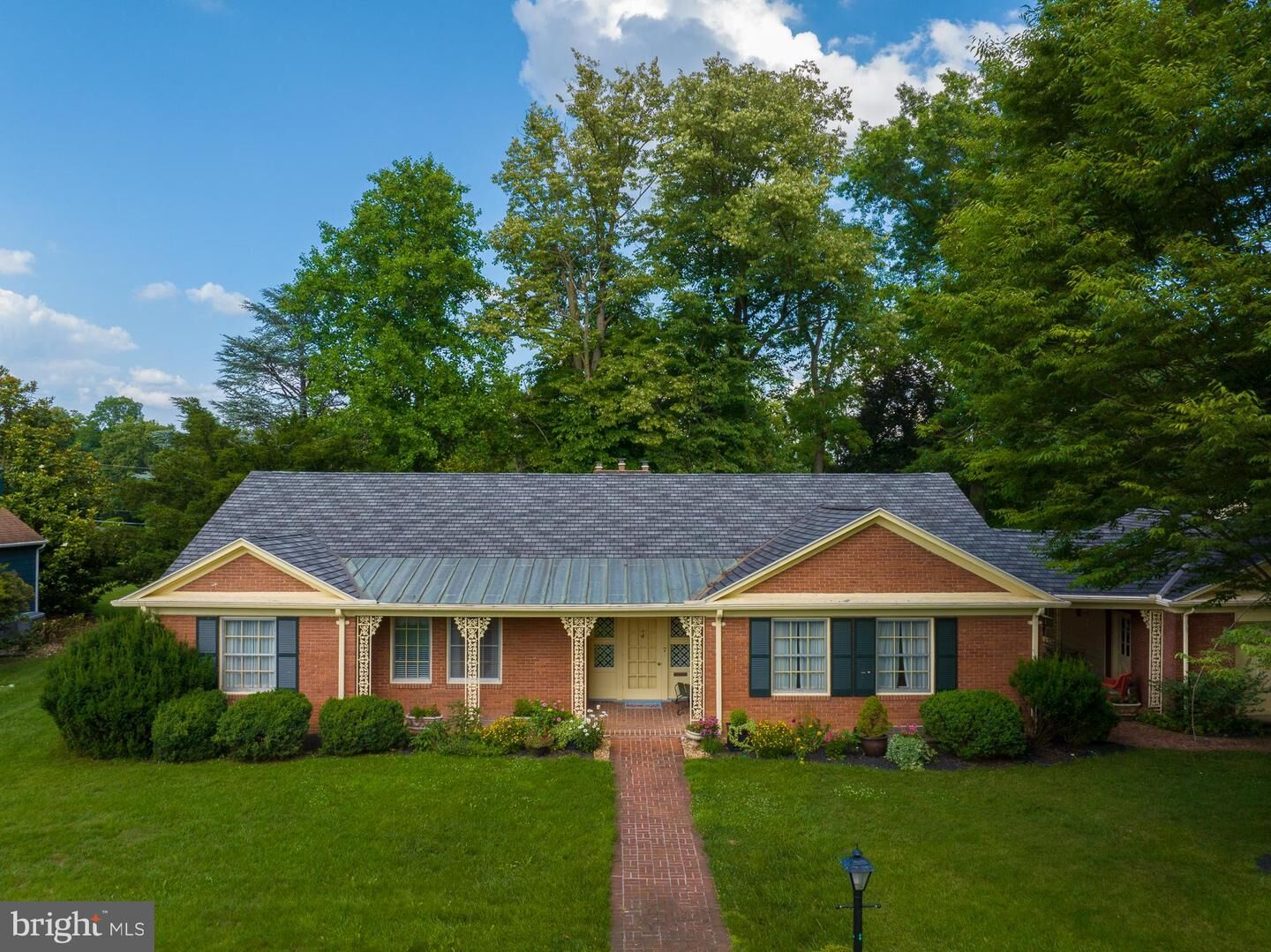 Property Photo: 107 N Rosemont Avenue WV 25401