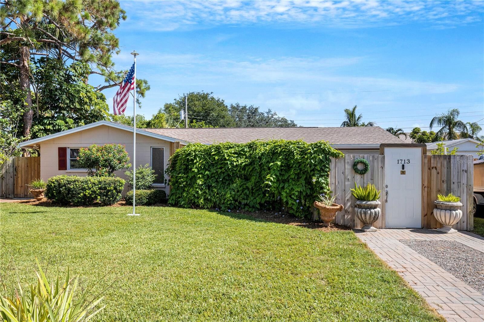 Property Photo:  1713 Wharf Road  FL 34231 