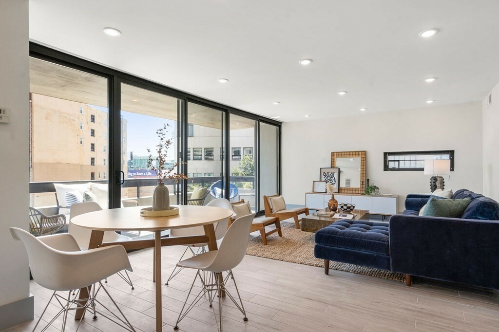 Property Photo: 566 Commonwealth 302 MA 02215