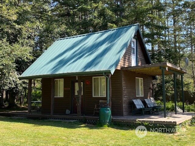 Property Photo: 182 Airport Perimeter Way WA 98221