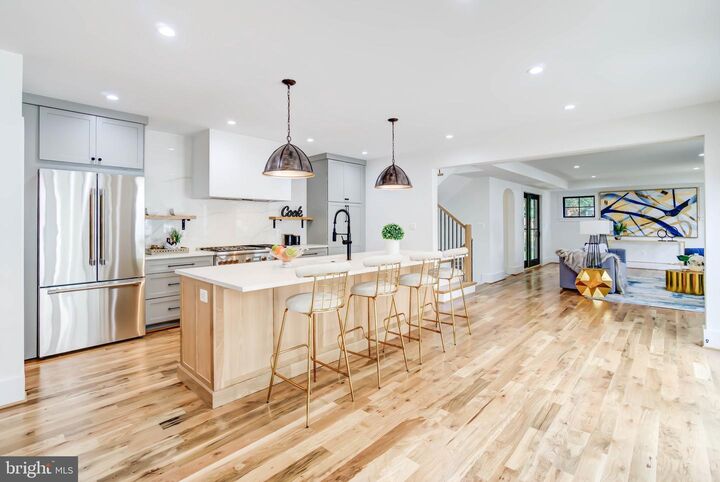 722 N Highland Street  Arlington VA 22201 photo