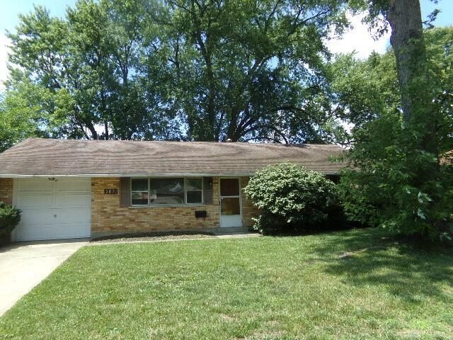 Property Photo: 3821 Keswick Lane OH 45439