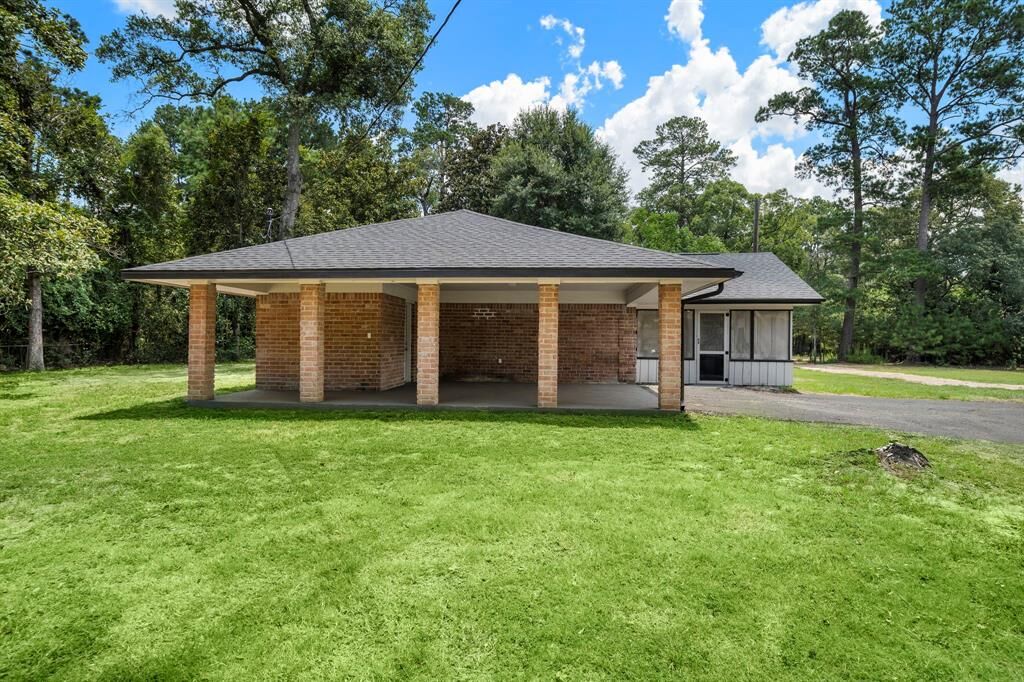 Property Photo: 16597 Avery Street TX 77302