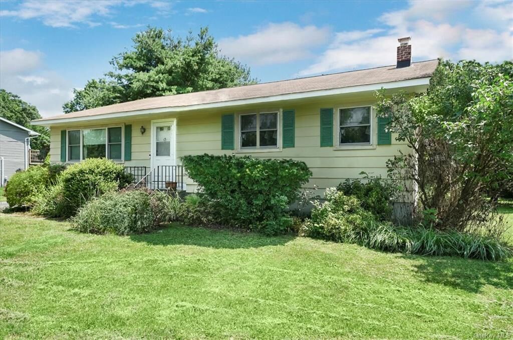 Property Photo:  94 Blumel Road  NY 10941 