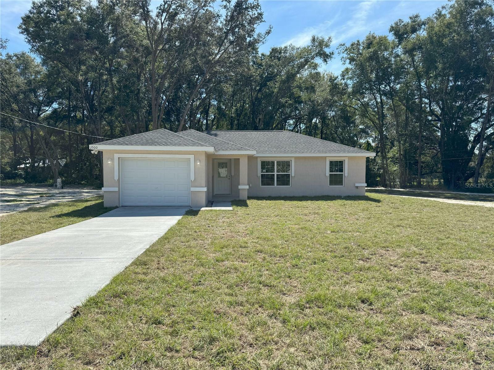 Property Photo:  2500 NW 58th Place  FL 34475 