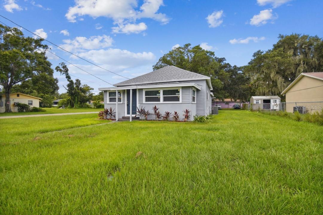 Property Photo:  716 W Madison Street  FL 33563 