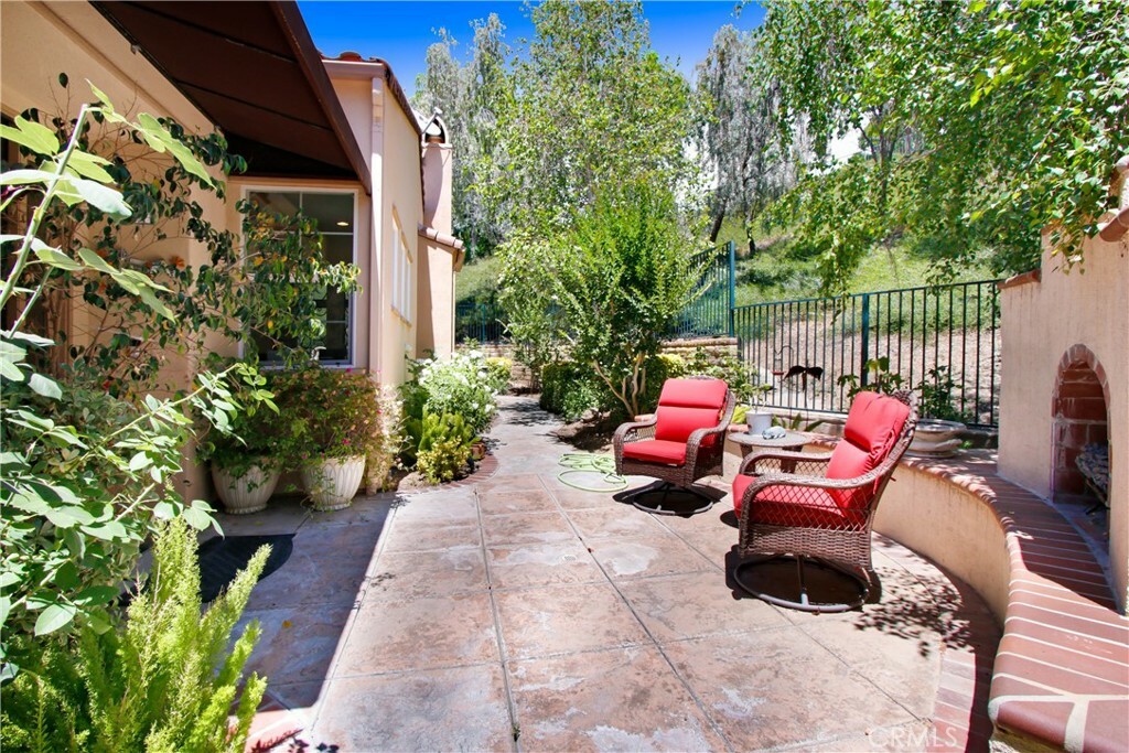 Property Photo:  23700 Hickory Court  CA 91354 