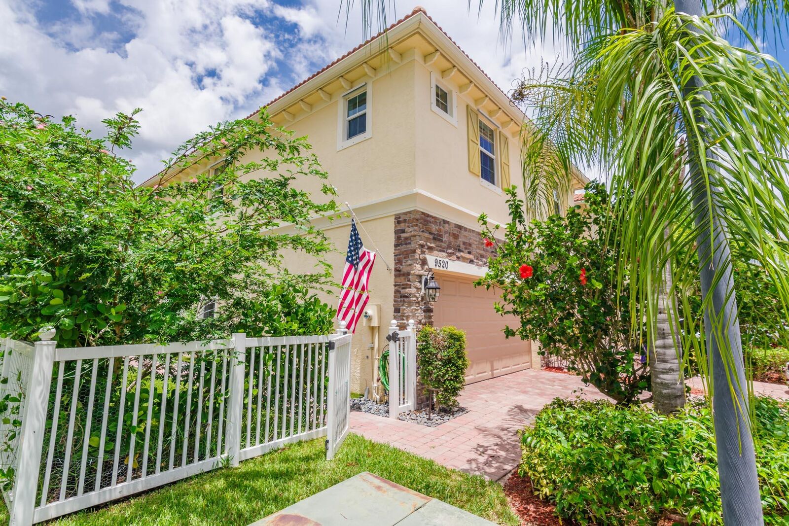 Property Photo:  9520 SW Merlin Court  FL 34997 